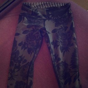 Lululemon legging size 6
